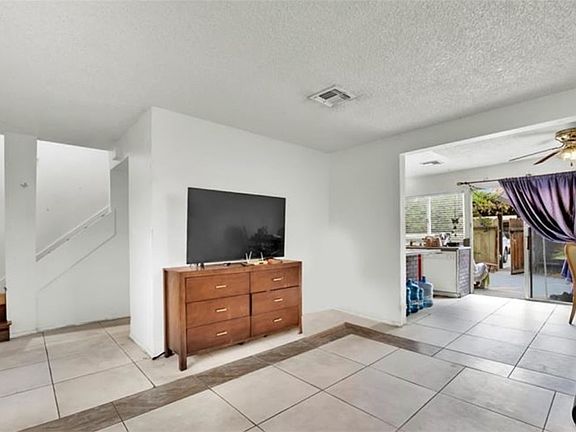 5th image of 6133 Meadowgrass Ln
