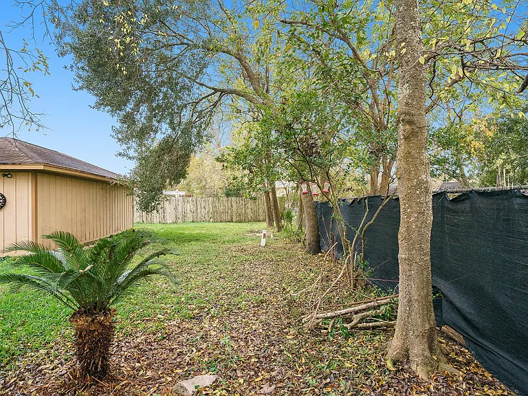 17306 Fife Ln — Photo 23