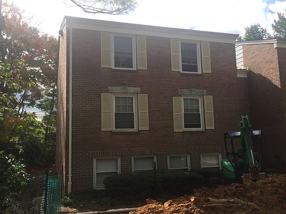 3rd image of 860 Quince Orchard Blvd #860