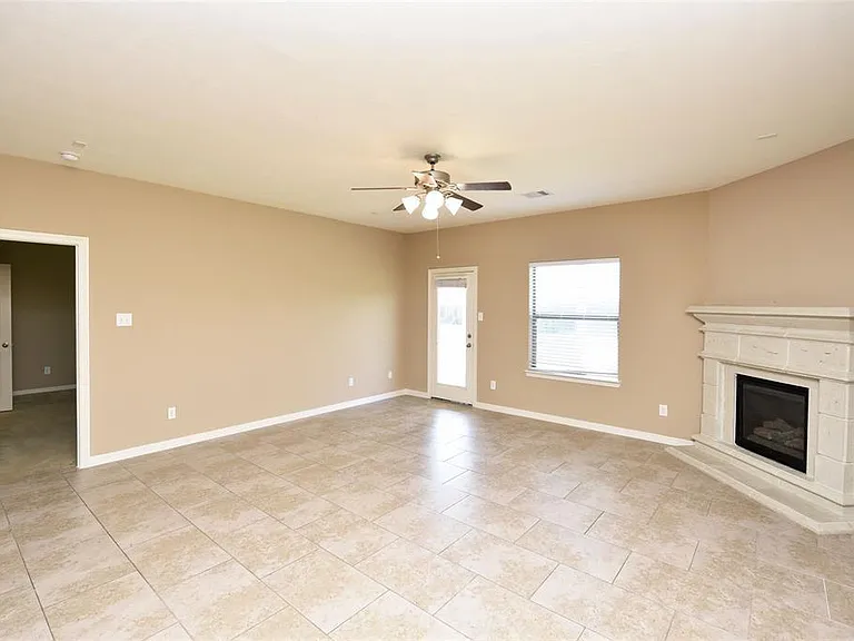 4050 Calaway Oaks Ln — Photo 6