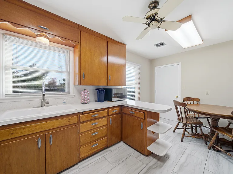 702 E Karma Ave — Photo 9