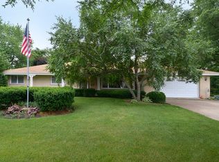 215 W Palatine Rd, Arlington Heights, IL 60004