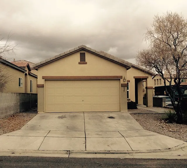 625 Teresa Ct SE — Photo 1