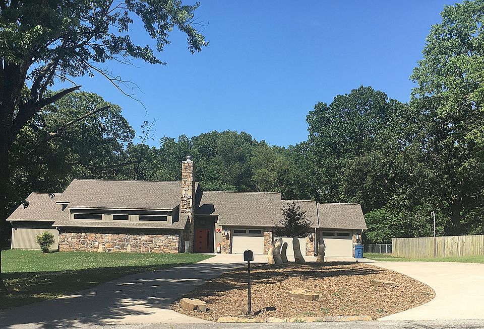 1st image of 908 Kings Dr