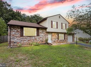 6 Hickory Ridge Dr, Fredericksburg, VA 22405