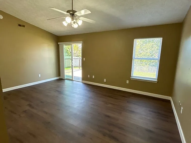 4122 Calder Dr — Photo 4