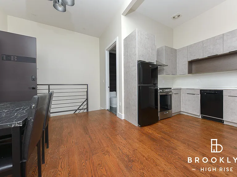 1499 Broadway #1B — Photo 4