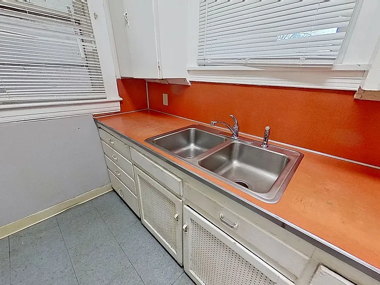 334 N Beaver St #2 — Photo 3
