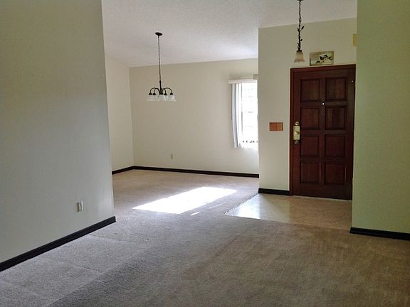 3rd image of 1298 Fort Smith Blvd