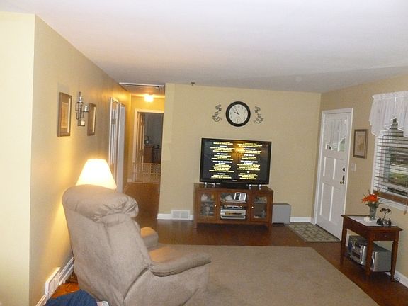 2nd image of 2277 9th St