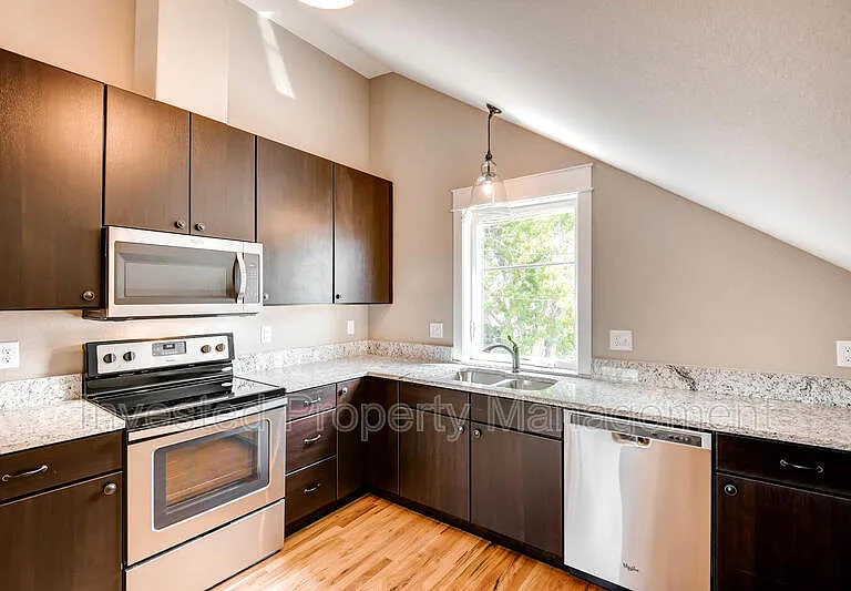 2822 N Josephine St — Photo 2
