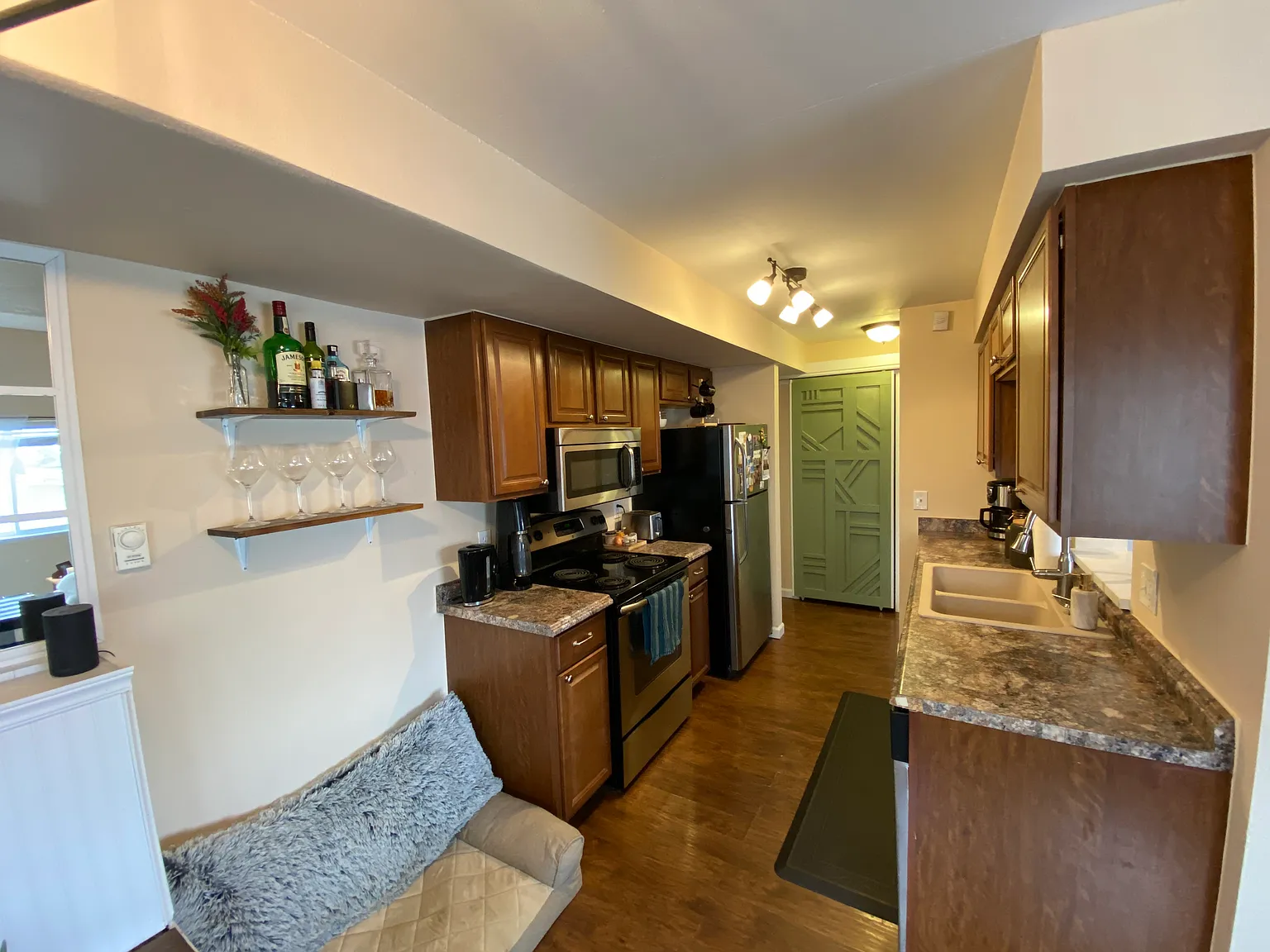 2 bed, 1105 sqft, $1,995 — Photo 3