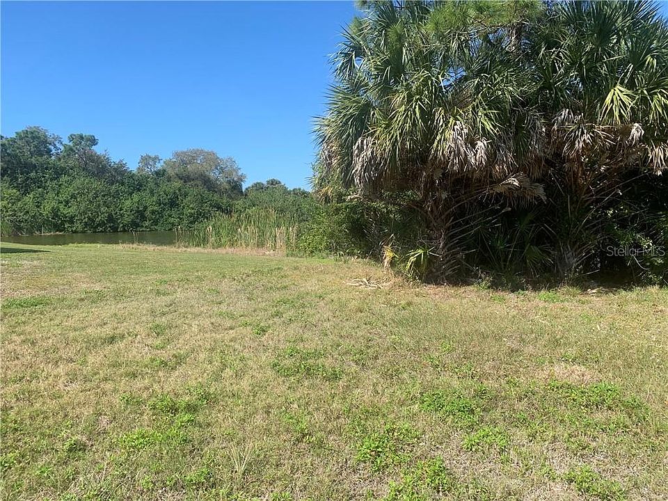 2nd image of 1074 Rotonda Cir