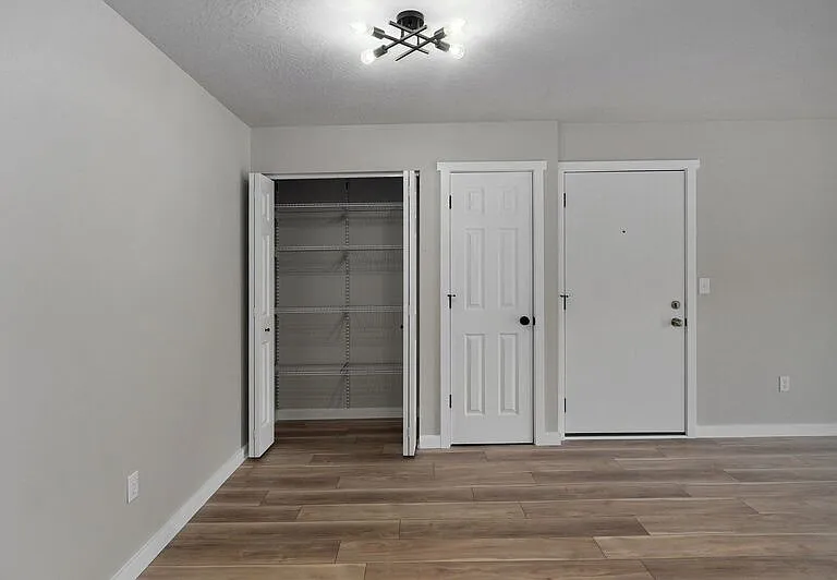 2213 E Macs Ct #13 — Photo 8