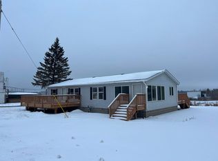 300 NE 4th St, Deer River, MN 56636
