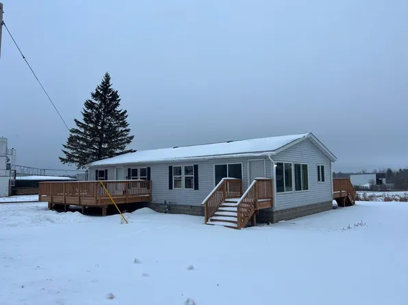 300 NE 4th St, Deer River, MN 56636