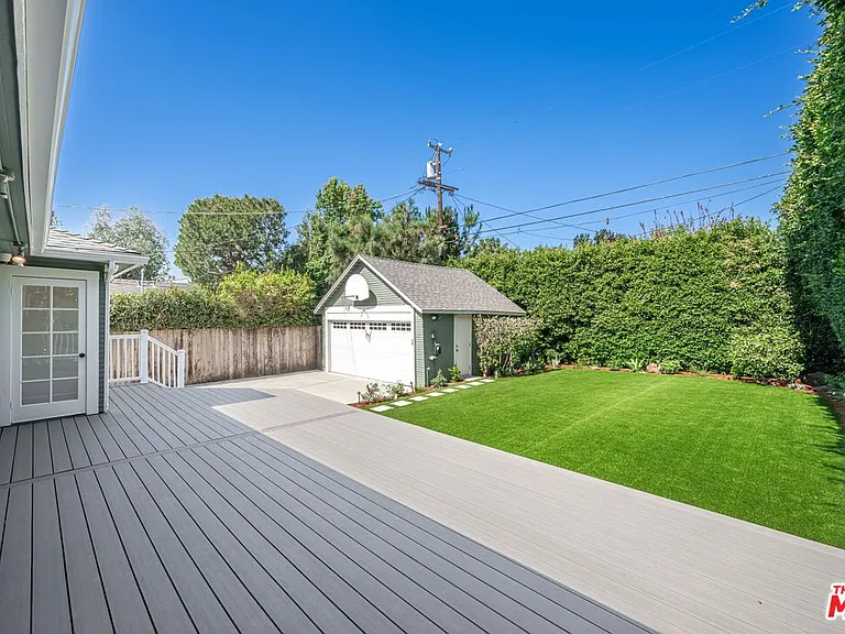 1441 N Ogden Dr — Photo 37