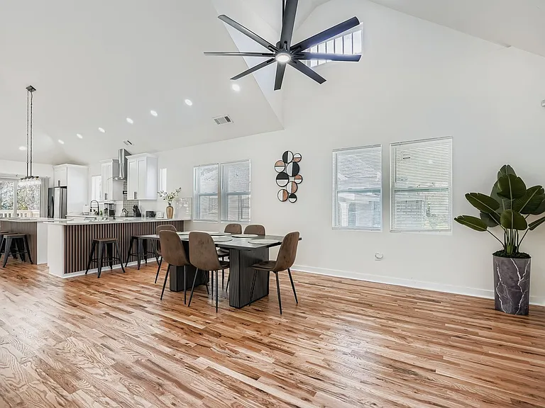 583 Flat Shoals Ave SE — Photo 8