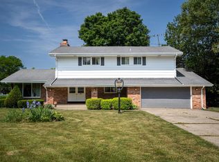 2824 Shamrock Dr, Mount Pleasant, WI 53406