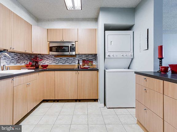 5th image of 3800 Powell Ln APT 917
