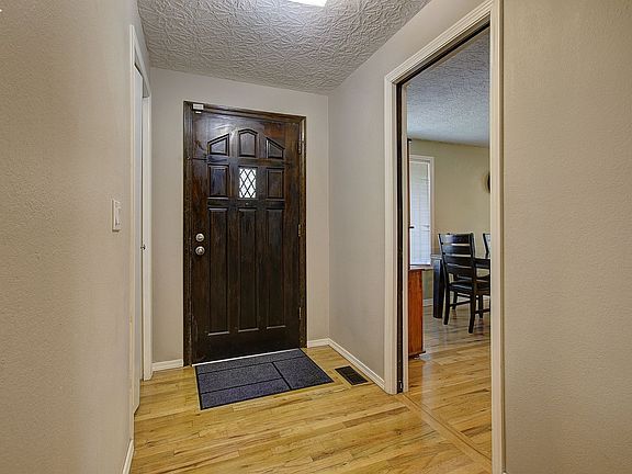 4th image of 3002 NE 101st Ct