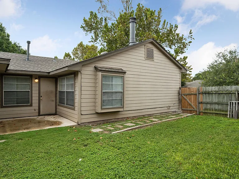 11331 Two Wells Dr — Photo 25