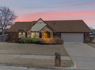 1701 N 13th St, Broken Arrow, OK 74012