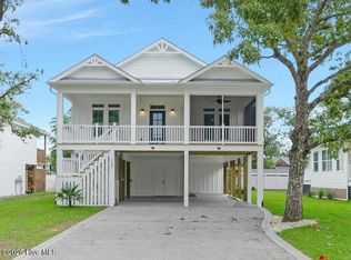 112 NE 27th Street, Oak Island, NC 28465
