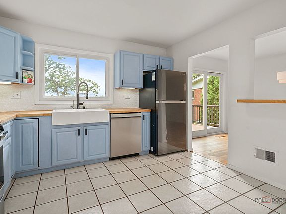 5th image of 1083 Lomond Dr