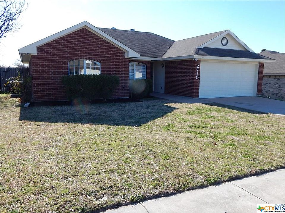 1st image of 2710 Woodlands Dr