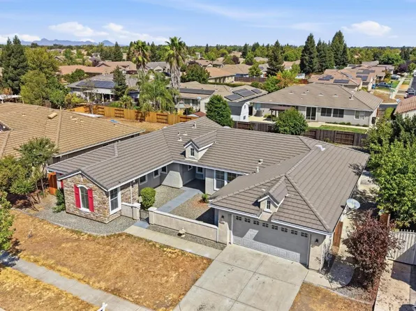 1241 Calypso Ranch Dr, Plumas Lake, CA 95961