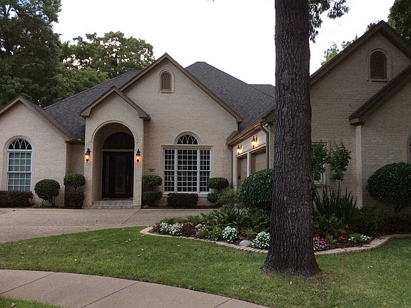 2nd image of 165 Dogwood Lakes Cir