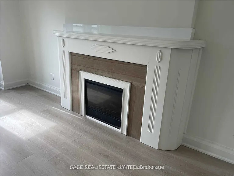 1083 Avenue Rd #4 — Photo 9