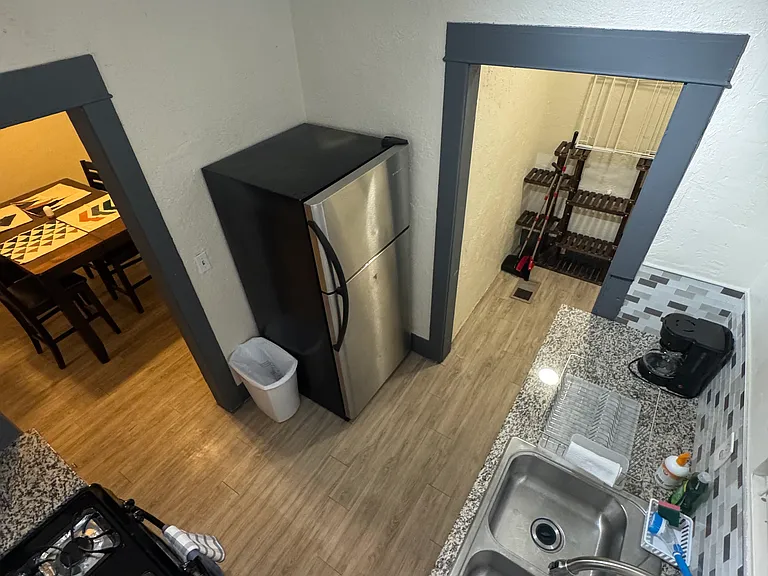 916 E 6th St #916 — Photo 12