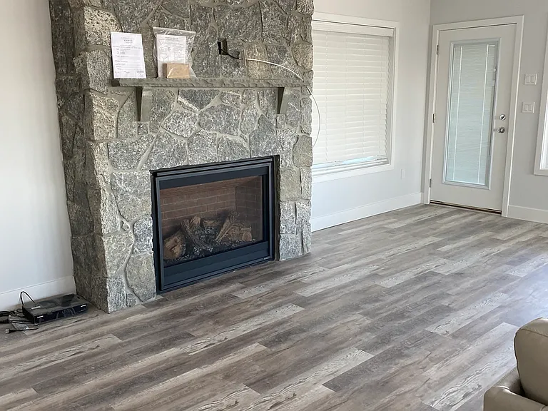 1019 Fairfield Beach Rd — Photo 8
