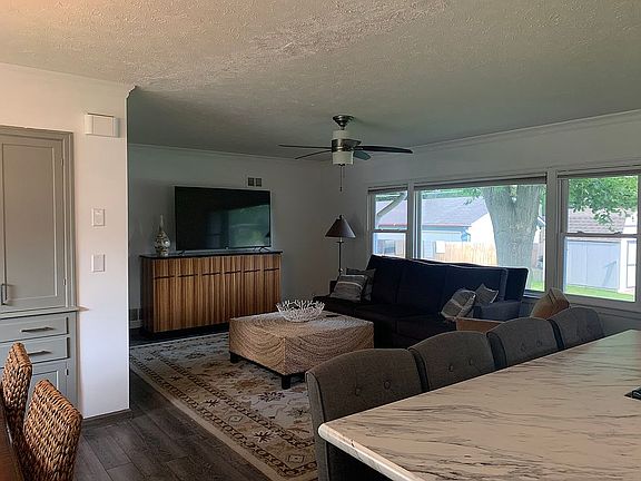 2nd image of 4235 Everett St