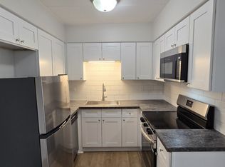 7349 175th St APT 101, Tinley Park, IL 60477