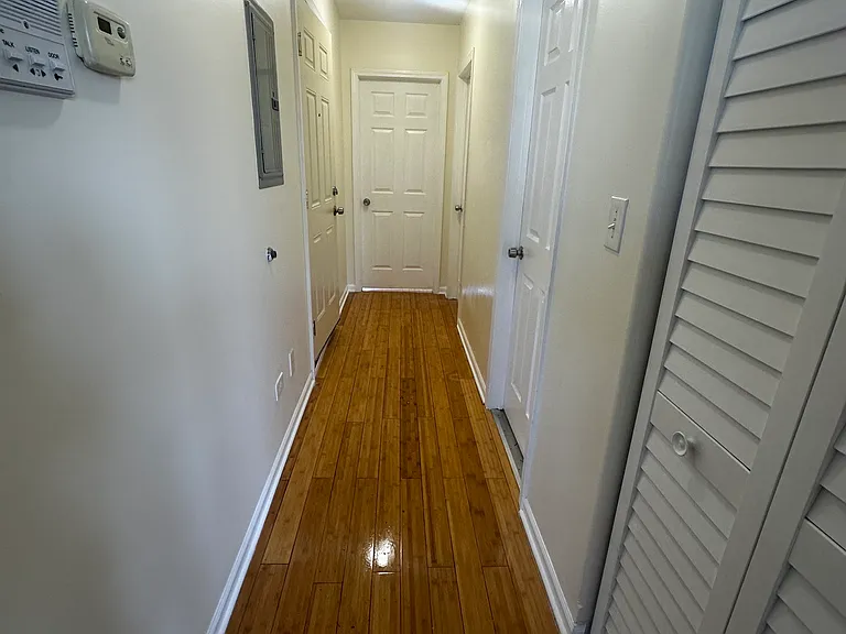 56 E 50th St #1 — Photo 4