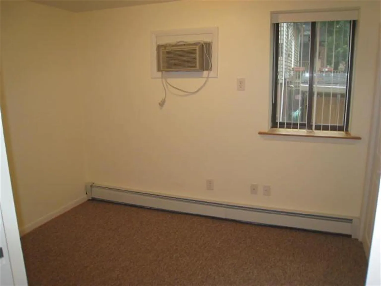 4 bed, 1500 sqft, $4,800 — Photo 4
