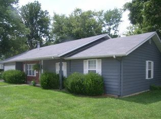 208 N Dewey St, Troy, IL