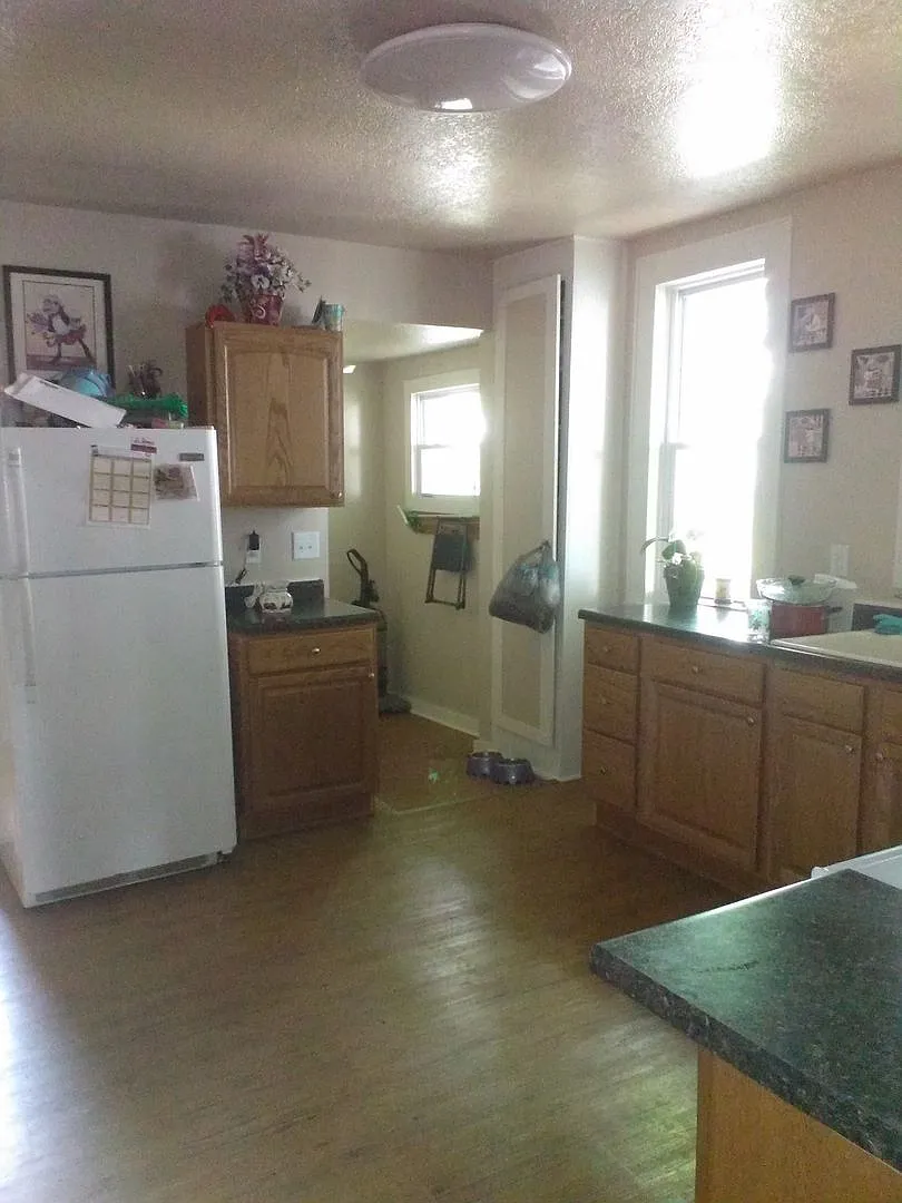 4 Bedrooms 2 Full Bath Home off West Main St! — Photo 4