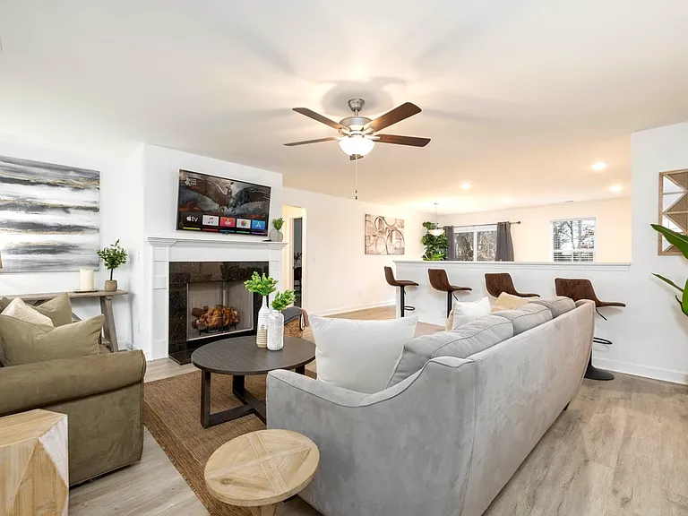 237 Hudson Dr — Photo 36