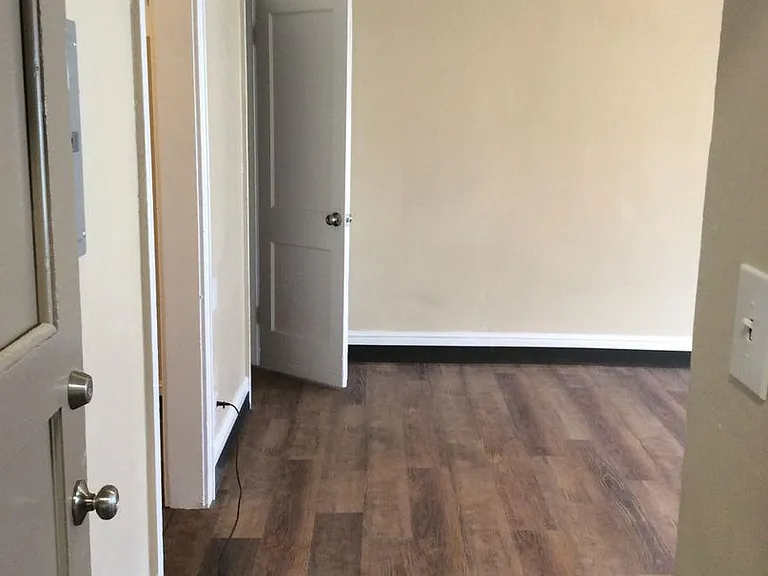 214 Fir St — Photo 3
