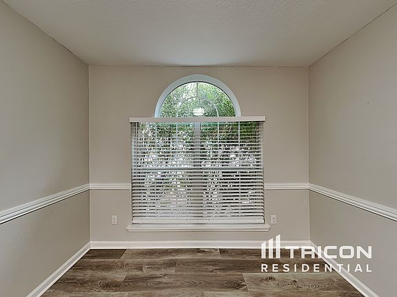 4th image of 901 Stags Leap Dr