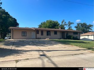 7305 Lake St, Omaha, NE 68134
