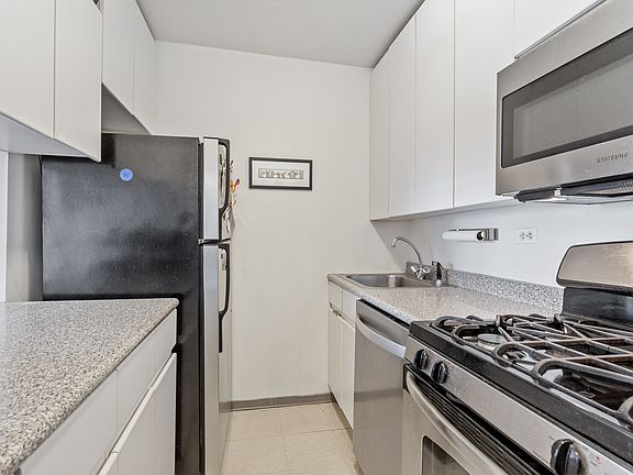 4th image of 270 W 17th St APT 3A