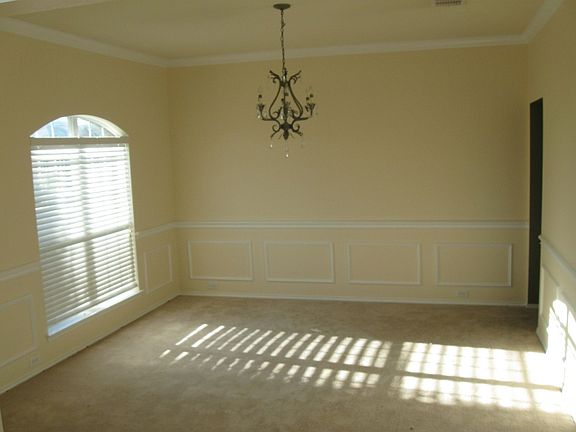 4th image of 2140 Kiowa St