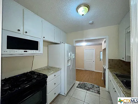 2905 Taft St — Photo 3