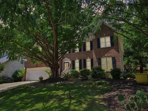 504 Kingswood Dr, Cary, NC 27513