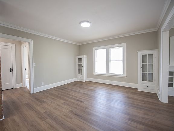 3rd image of 2114 Lincoln Ave